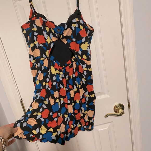 Beatriz Scallop Detail Romper - Picture 6 of 6